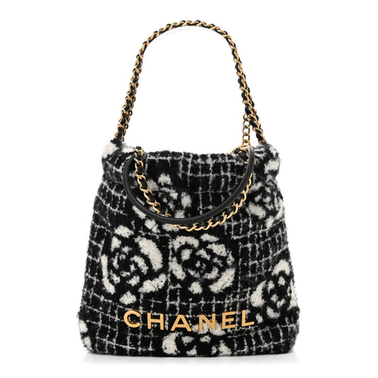 Cashmere Mini Chanel 22 Black White
